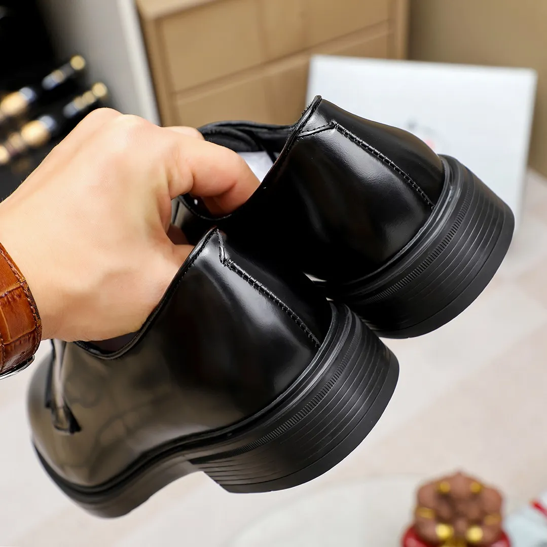 Men's shoes 💰620 💰💰🎩🎩【Prada】Counter 1:1⬆️original reproduction, absolute quality🆗original outsole, high-quality imported rubber, wear-resistant and non-slip, never degummed, upper material: imported first-layer cowhide➕anti-slip foam outsole, official website material, inner material: water-dyed leather lining, 3 colors available! Code number 38-44 (45. Can be customized)